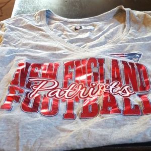 Women's official NFL team apparel New Enland Patriots t-shirt